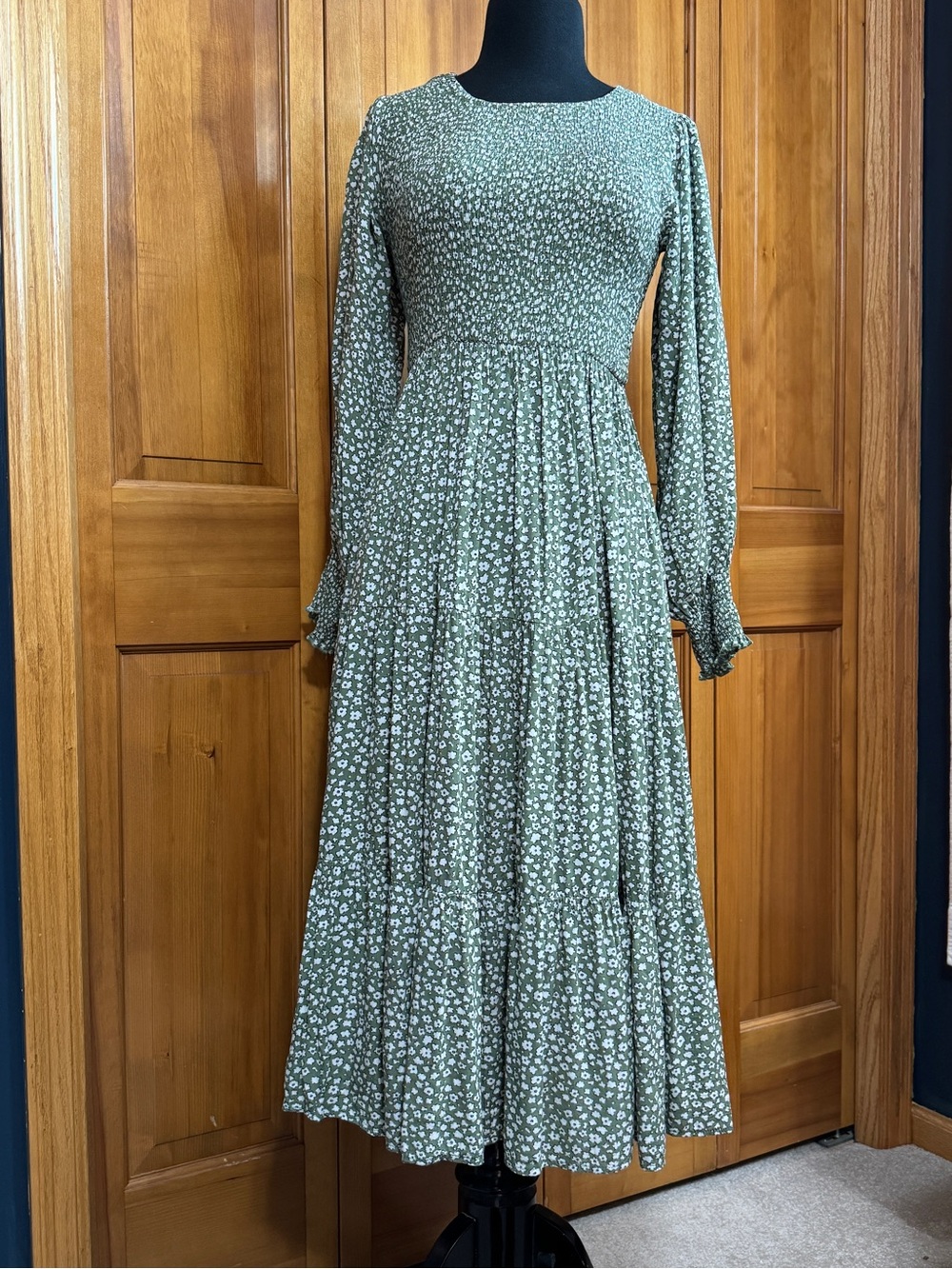 Shop Neighbor Green Ditsy Floral Smocked Midi Dress Long Sleeve Sz L